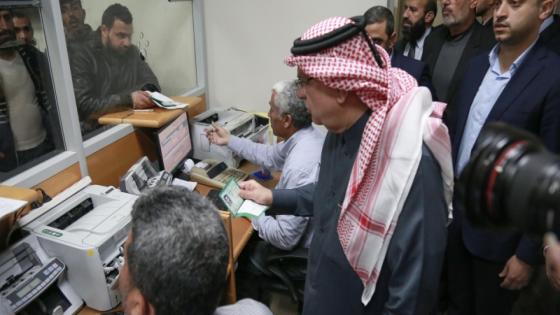 السفير القطري محمد العمادي يصل غزة مرفق رابط فحص 100 دولار عن تفعيل وتحديث الرابط