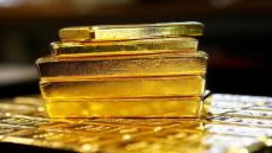 الذهب يتراجع مع ارتفاع الدولار لأعلى مستوى في 9 أشهر