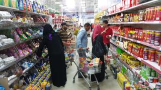 البدء في مشروع القسائم الشرائية بقيمة 100 شيكل بدعم وتمويل من دولة الإمارات