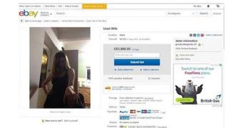 رجل يعرض زوجته للبيع.. وموقف الزوجة وسعر البيع مفاجأة