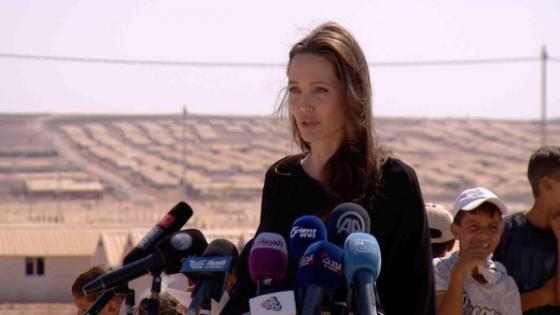 ماذا قالت جولي عن اللاجئين بمخيم الأزرق في الأردن؟