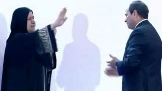 شاهد السيسي وهو يبكي متأثراً بكلام مصرية