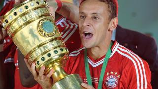 بايرن يمدد عقد رافينيا عاماً إضافياً