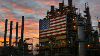 تراجع المخزونات وترقب منتدى الطاقة يصعدان بأسعار النفط