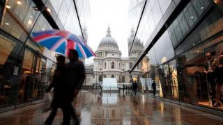 بريطانيا: تراجع إنفاق المستهلكين مع تزايد معدلات التضخم