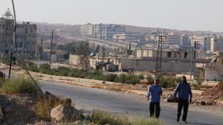 حميميم: عسكريون روس وأمريكيون يبحثون تمديد الهدنة في سوريا