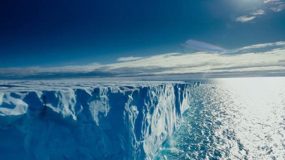 القطب الشمالي يفقد كمية قياسية من الجليد!