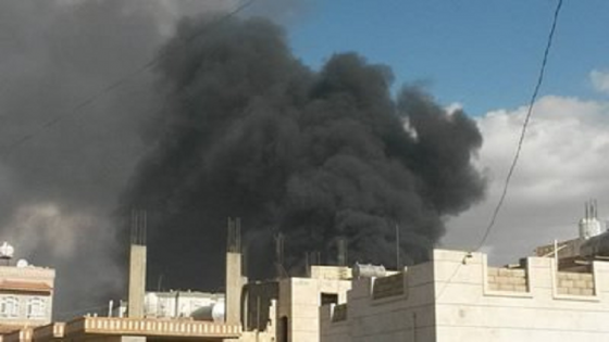 طيران التحالف يقصف صنعاء والحوثيون يدمرون بارجة