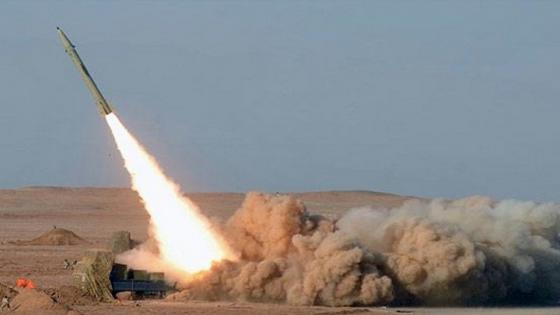 الدفاعات الجوية السعودية تعترض صاروخاً أطلق من الأراضي اليمنية تجاه جازان