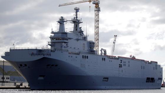 الكرملين: تصريحات الوزير البولندي حول بيع مصر سفينتي “ميسترال” لروسيا “هراء”