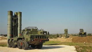 واشنطن “تأخذ على محمل الجد” أنظمة الدفاع الجوي الروسية في سوريا