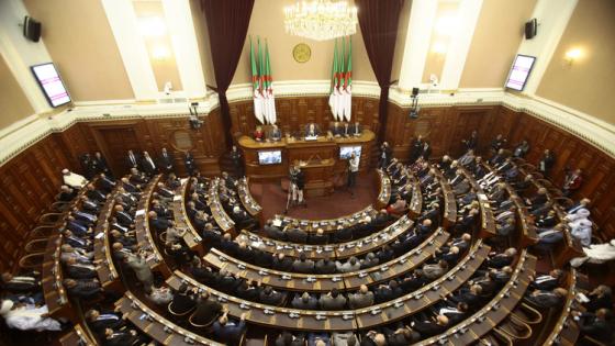 الجزائر: تغييرات في الحزب الحاكم استعدادا للاستحقاقات المقبلة