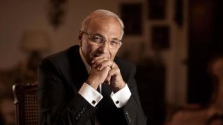 الفريق شفيق يعكف على إنهاء عمله في الإمارات تمهيدا لعودته إلى مصر