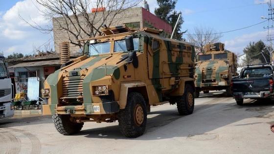 الجيش التركي يعزز مواقعه على الحدود مع سوريا