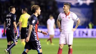 إشبيلية يتعثر في فيتوريا