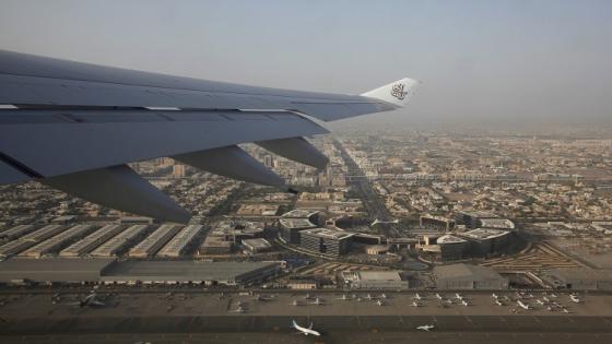 أولى تداعيات القيود الأمريكية على عملاق الطيران الخليجي