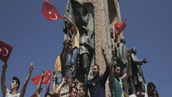 اليونان ترفض طلبات لجوء لجنود أتراك