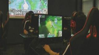 كم ساعة ينبغي أن يقضي الأطفال أمام ألعاب الفيديو؟