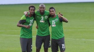 فان مارفيك يعيد الشمراني إلى قائمة الأخضر