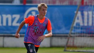 بايرن ميونخ يضم غوتزه إلى قائمته الأوروبية