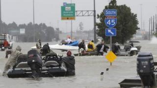 خسائر هارفي تتفاقم.. مليارات تكبدتها أميركا في أيام