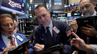 ستاندرد آند بورز 500 يواصل أطول موجة هبوط بـ5 سنوات