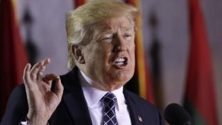 U.S. President Donald Trump delivers the keynote address at the U.S. Holocaust Memorial Museum's "Days of Remembrance" ceremony in the Capitol Rotunda in Washington, U.S, April 25, 2017. REUTERS/Kevin Lamarque - RTS13VLV
