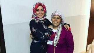 نجمة هوليوود ليندسي لوهان تلبس الحجاب