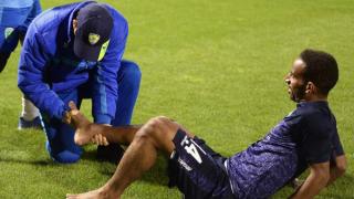 الفهيد يغادر تدريب الفتح بسبب الإصابة