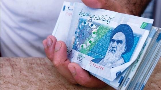 عملة إيران تهوي لـ 4 آلاف تومان مقابل الدولار