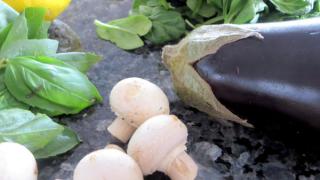 لماذا يجب أن تأكل الفطر والباذنجان يومياً؟