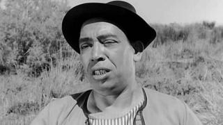 إفلاس واضطهاد وشلل.. كيف صارت حياة إسماعيل يس مأساة؟