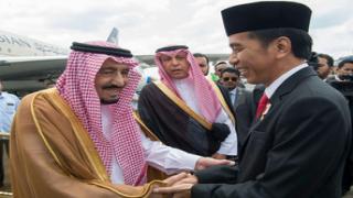 كيف احتفى الإندونيسيون بزيارة الملك سلمان