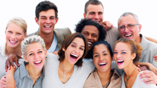 الضحك عدوى وعلاج والقردة أيضاً تضحك!