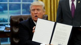 ترمب: الأمر بشأن اللاجئين ليس حظراً على المسلمين