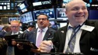 الاسهم الامريكية تغلق متباينة وسط غموض بشأن توقيت رفع الفائدة