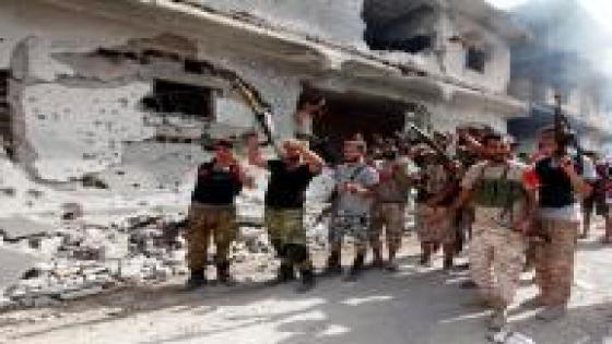 مسؤولون: قوات موالية للحكومة في طرابلس تتقدم في سرت ومقتل 14 جنديا