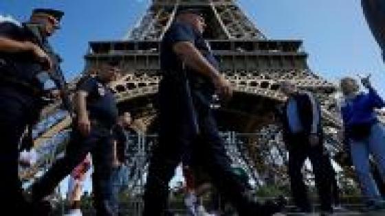 فرنسا تتعهد بمزيد من المساعدة لقطاع السياحة المتأزم