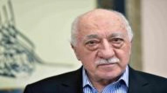 الحزب الحاكم في تركيا يعزل أربعة رؤساء بلديات للاشتباه في صلاتهم بمحاولة الانقلاب