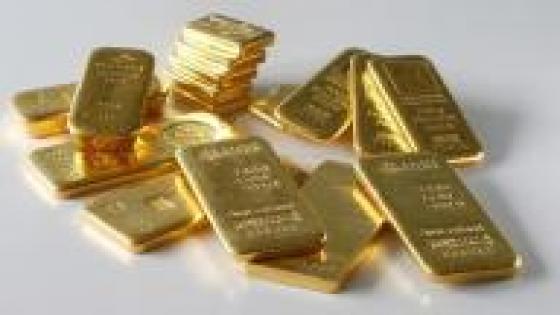 الذهب يرتفع مع تراجع الدولار بعد قرار المركزي الأمريكي