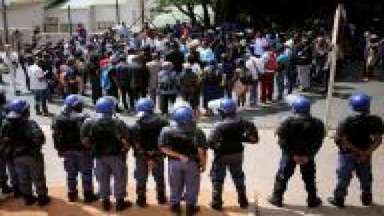 اعتقال تسعة بعد اشتباك بين الشرطة وطلبة في جنوب أفريقيا